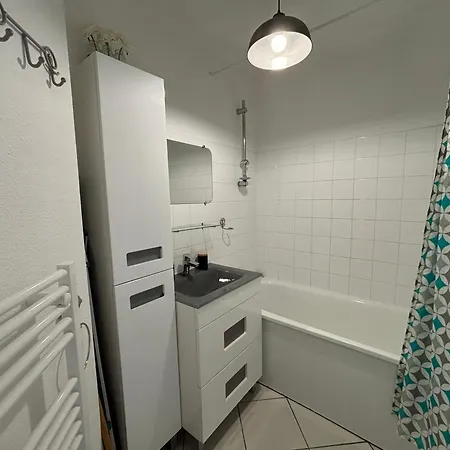 Lumineux Au Port De Plaisance Des Sables-d'olonne Avec Balcon Et Equipements Modernes - Fr-1-197-602 *